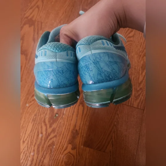 Used ASICS Sneakers - Picture 6 of 7